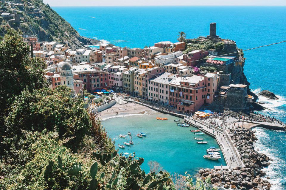 https___blogs-images.forbes.com_monicahoughton_files_2018_01_Vernazza-in-Cinque-Terre-1200x800